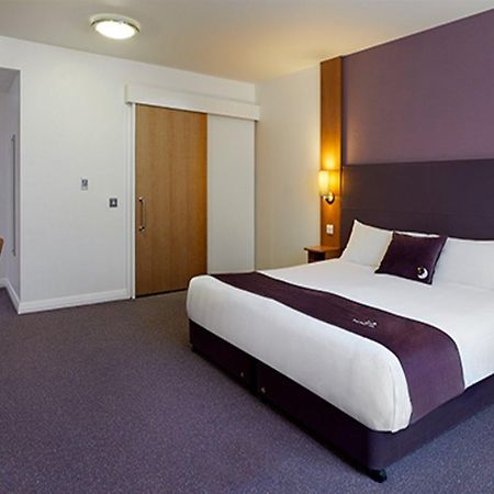 Premier Inn Warrington South Экстерьер фото
