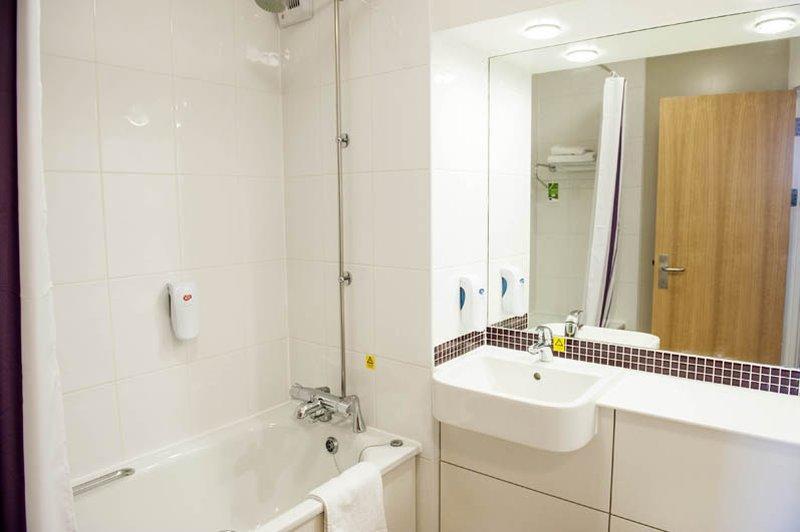 Premier Inn Warrington South Экстерьер фото